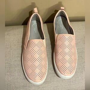 ROCKPORT Truflex Parissa Perf Gore Light Pink Slip on shoe, SIZE 9